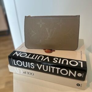 Monogram Empreinte Leather Neverfull Pouchette in Turtledove